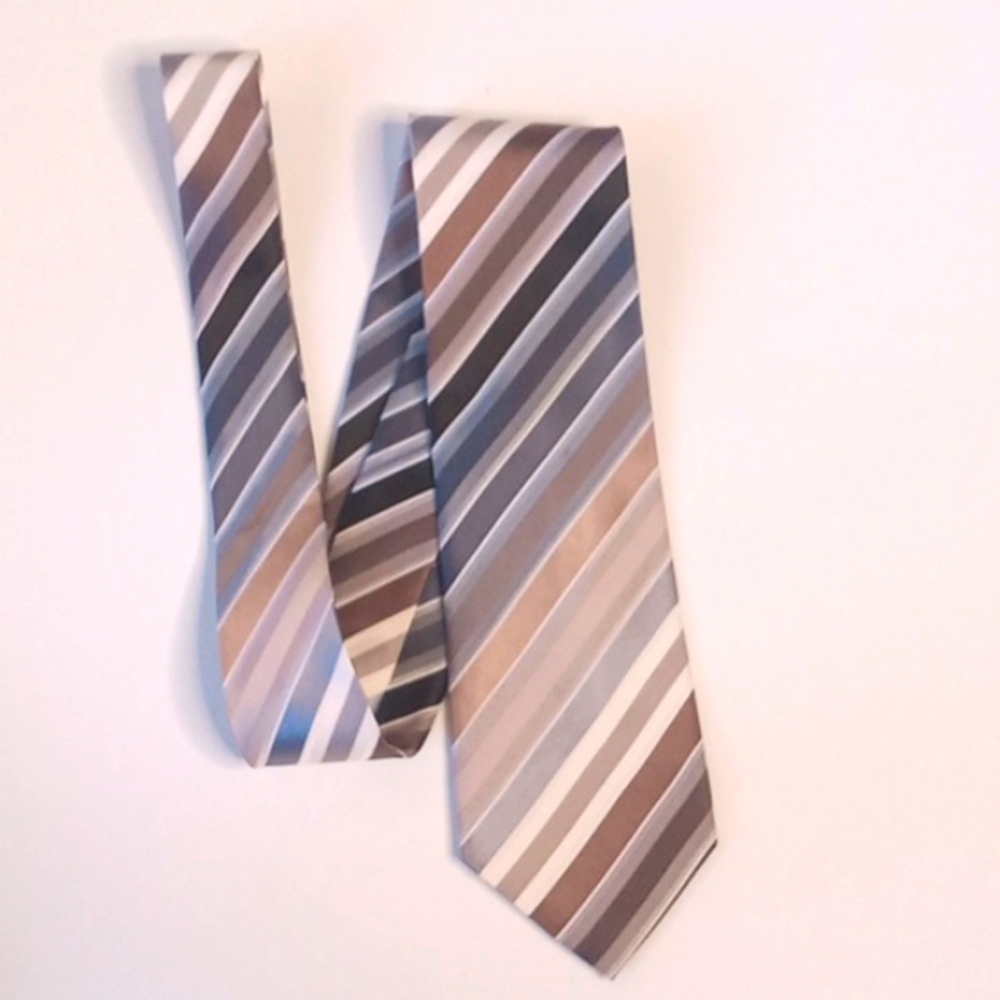 Kenneth Cole Reaction Tie 100% Silk Striped
